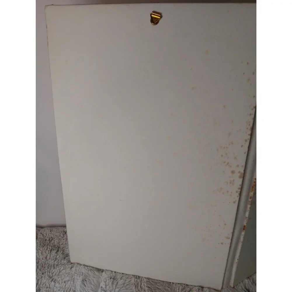 Avon Classic Gift Collection Memo Board, 2000